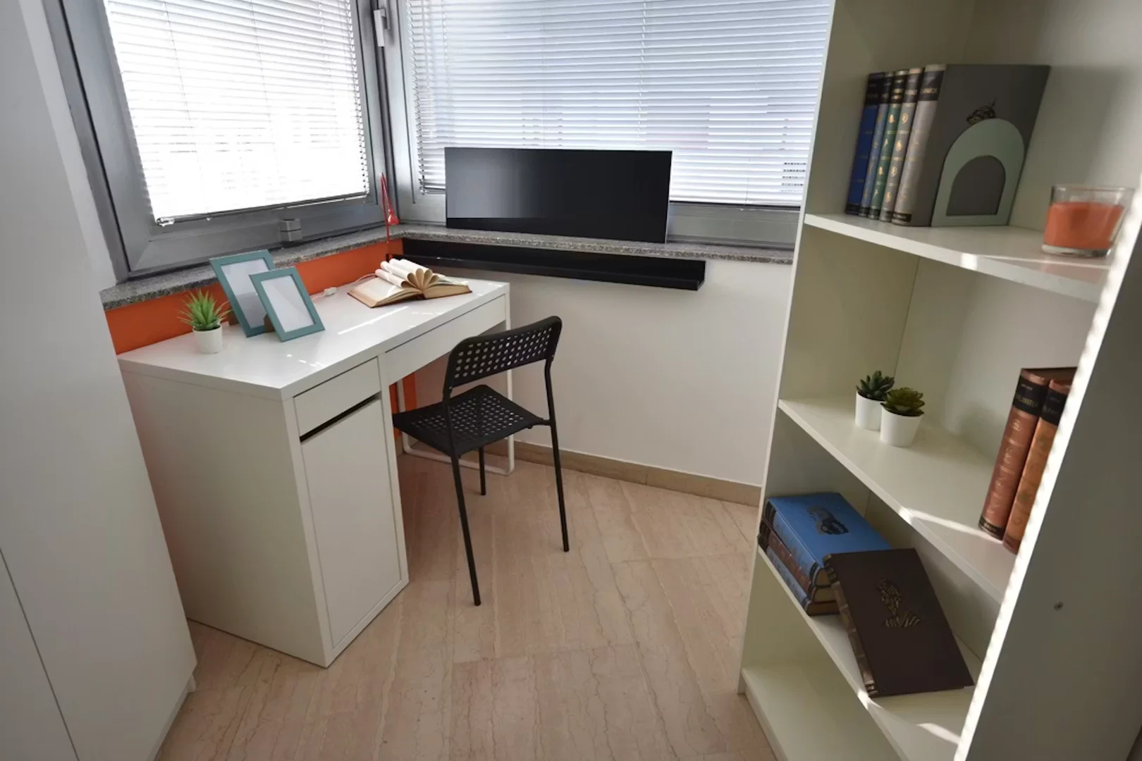 Quarto acolhedor para estudantes disponível em 