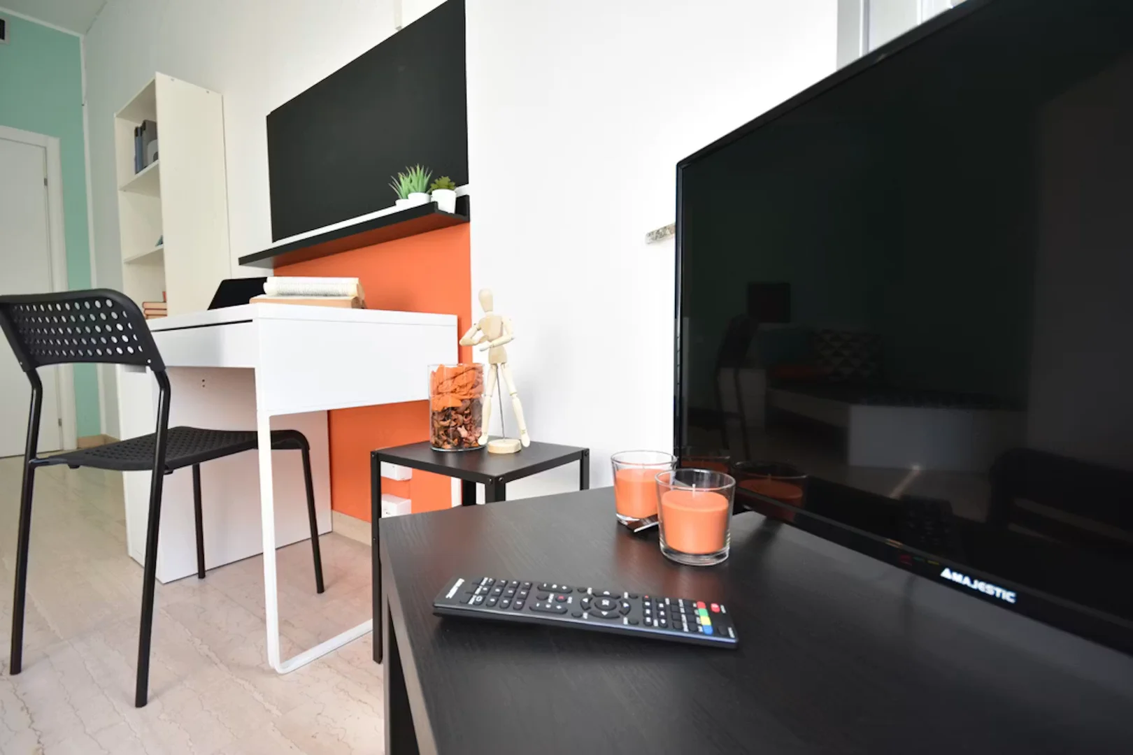 Zimmer in Studentenwohnung in  zu vermieten, voll möbliert