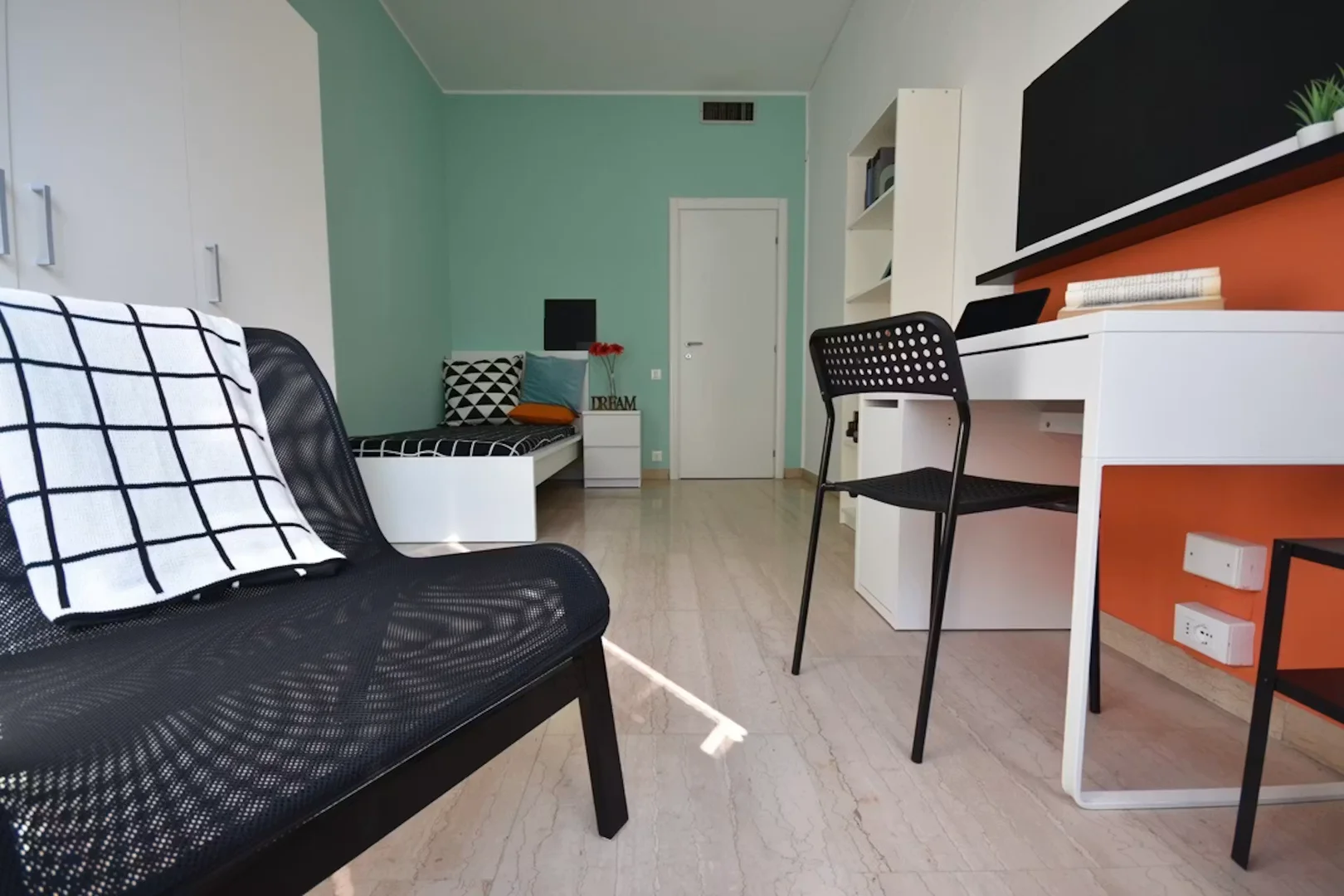 Komfortables und geräumiges Studentenzimmer in 