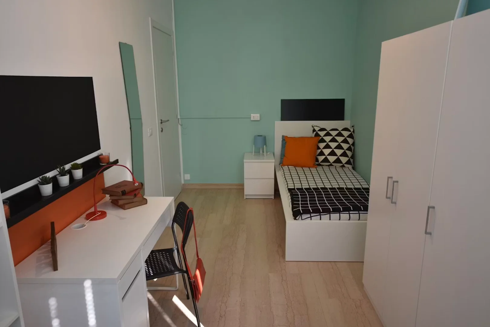 Komfortables und geräumiges Studentenzimmer in 