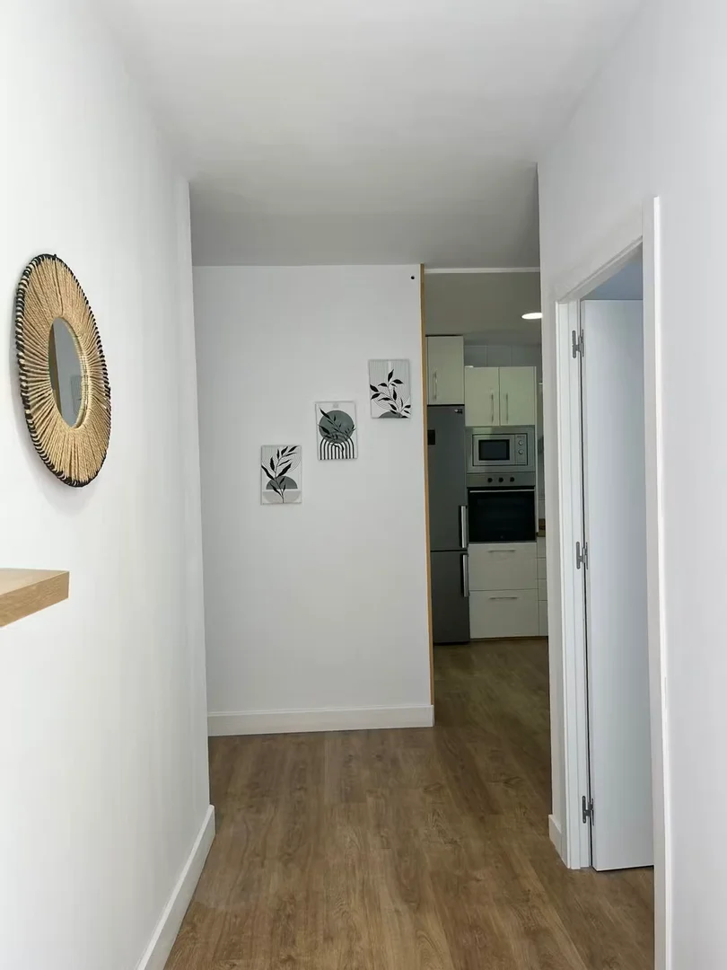 Quarto de estudante económico perto do campus em 