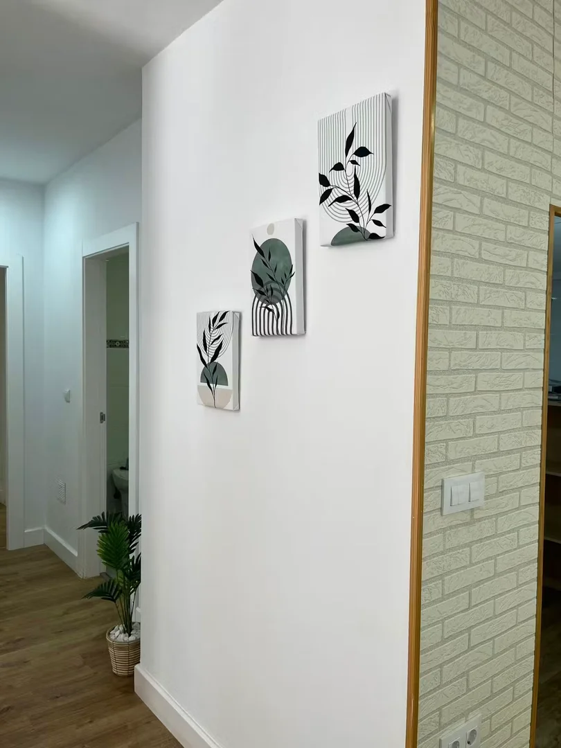 Quarto para alugar em apartamento de estudantes em , totalmente mobilado