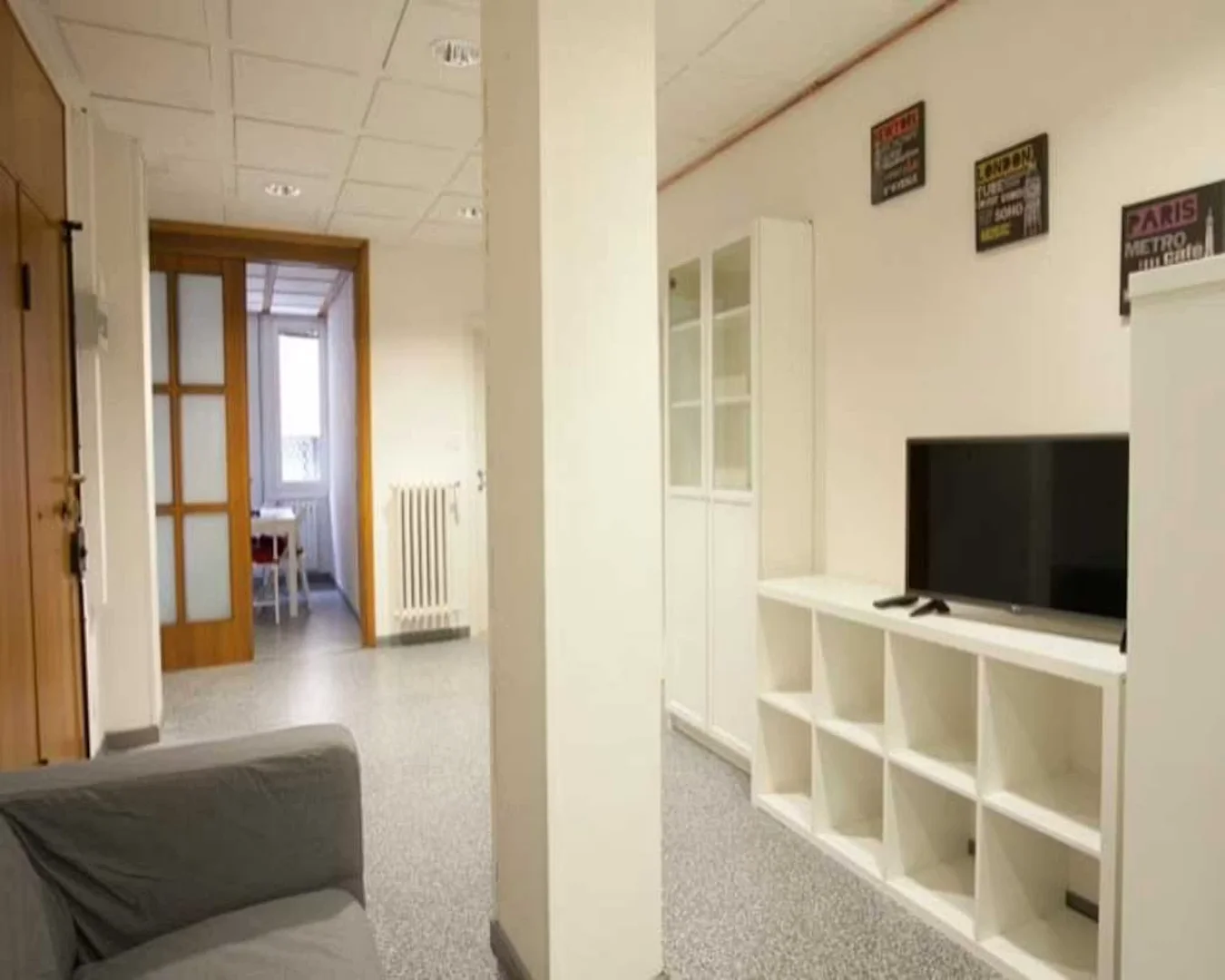 Zimmer in Studentenwohnung in  zu vermieten, voll möbliert