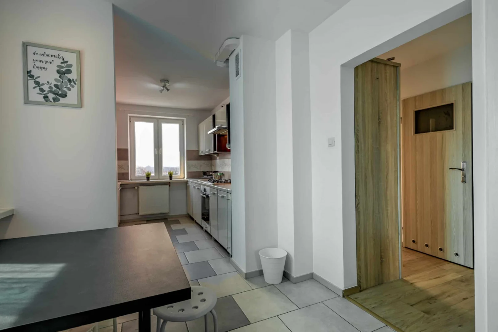 Habitación para estudiantes en  con área de estudio y facilidades compartidas