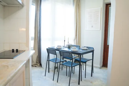 Quarto privado em Fahrettin Kerim Gökay Caddesi, imagem 18 de 41