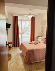 Private room at Carrer de Plató, Platja de Palma i Pla de Sant Jordi, image 8 of 10
