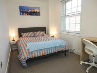 Appartamento intero in Hanningtons Lane, Brighton, immagine 1 di 8