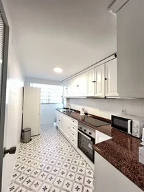 Chambre privée à Avinguda d'Oriola, Ciudad de Asís, image 3 de 10