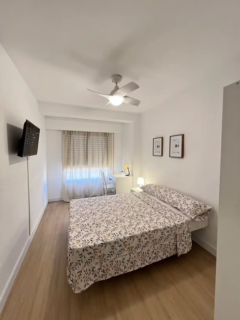 Chambre d'étudiant confortable et spacieuse dans