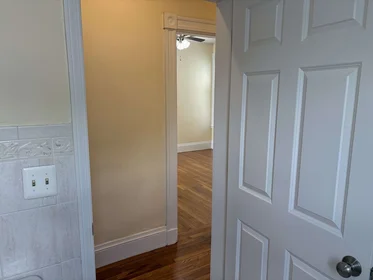 Alojamiento entero en residencia en 3, Bowdoin Ave., Unit 2, Dorchester, Boston, MA, 02121, imagen 24 de 26