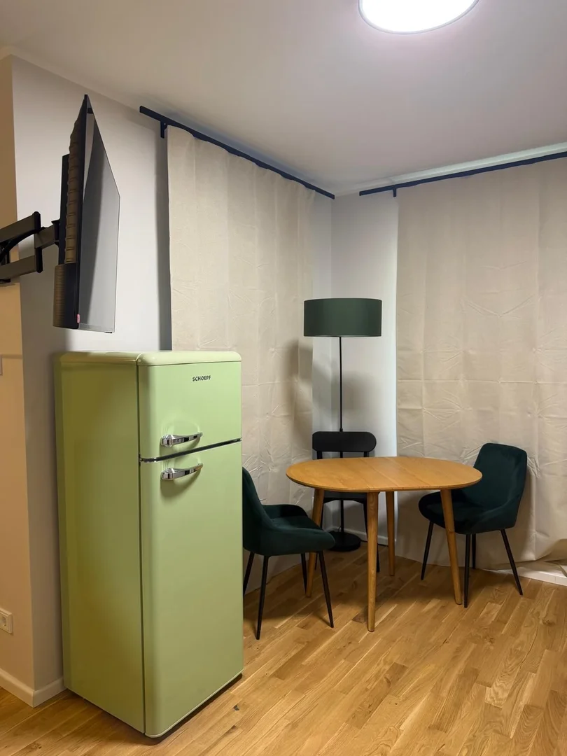 Cozy room for students available in 