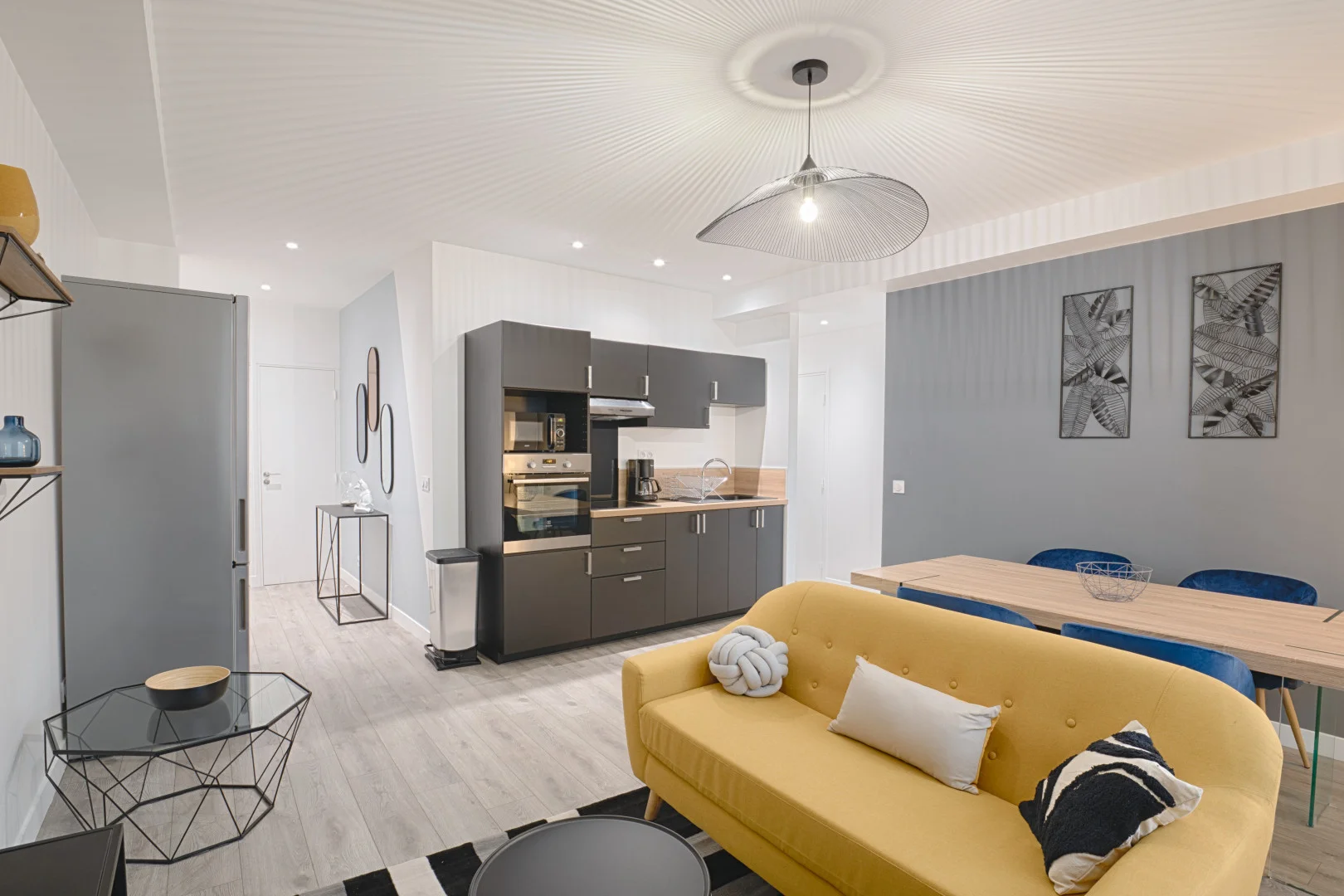 Bright and airy student room with easy university access in 
