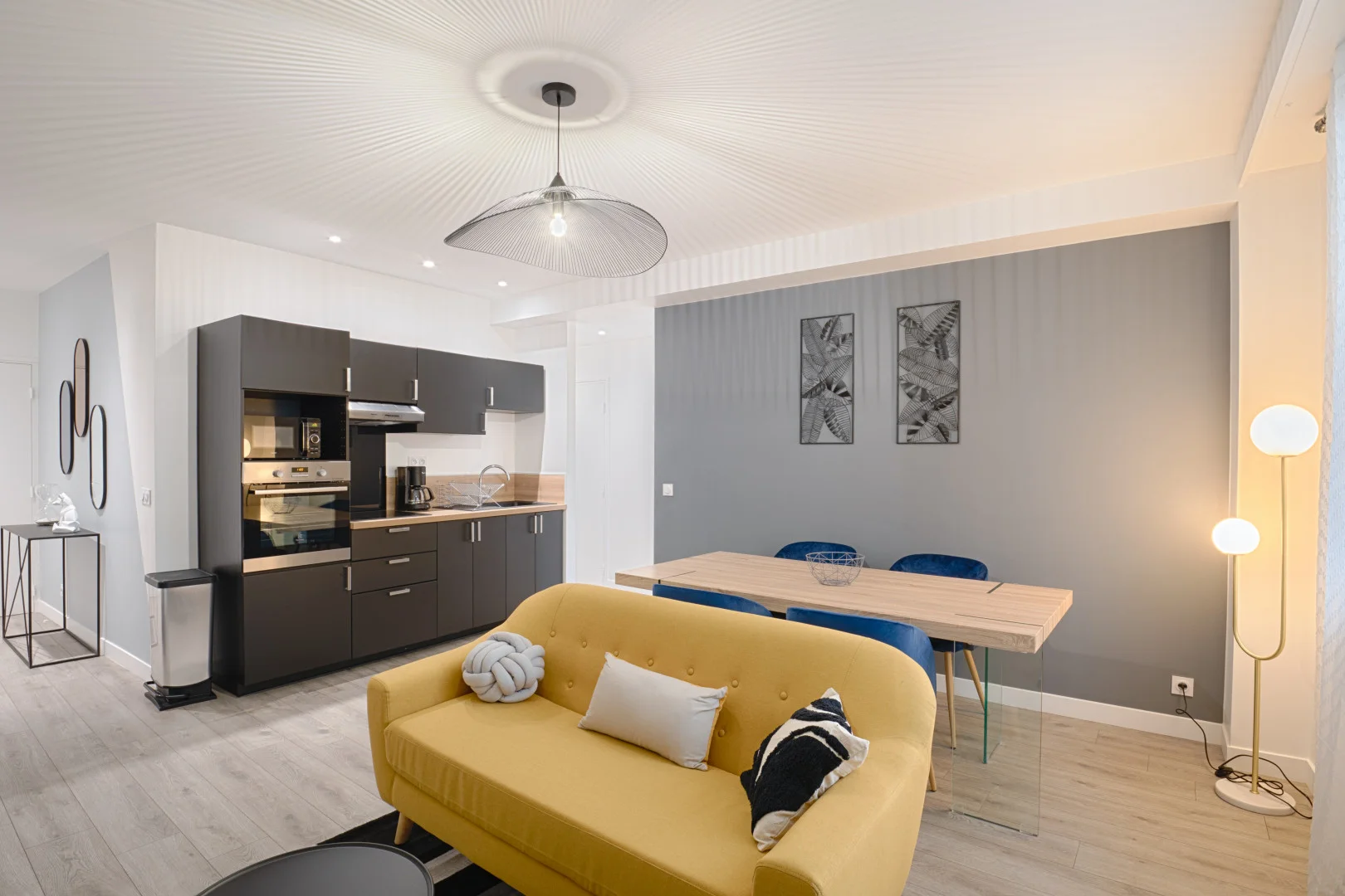 Student-friendly room in  with modern amenities