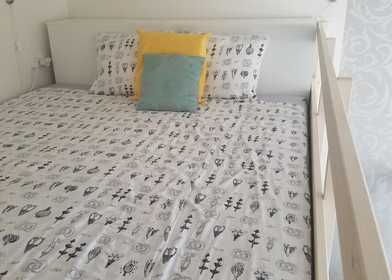 Cheap private room in Houston
