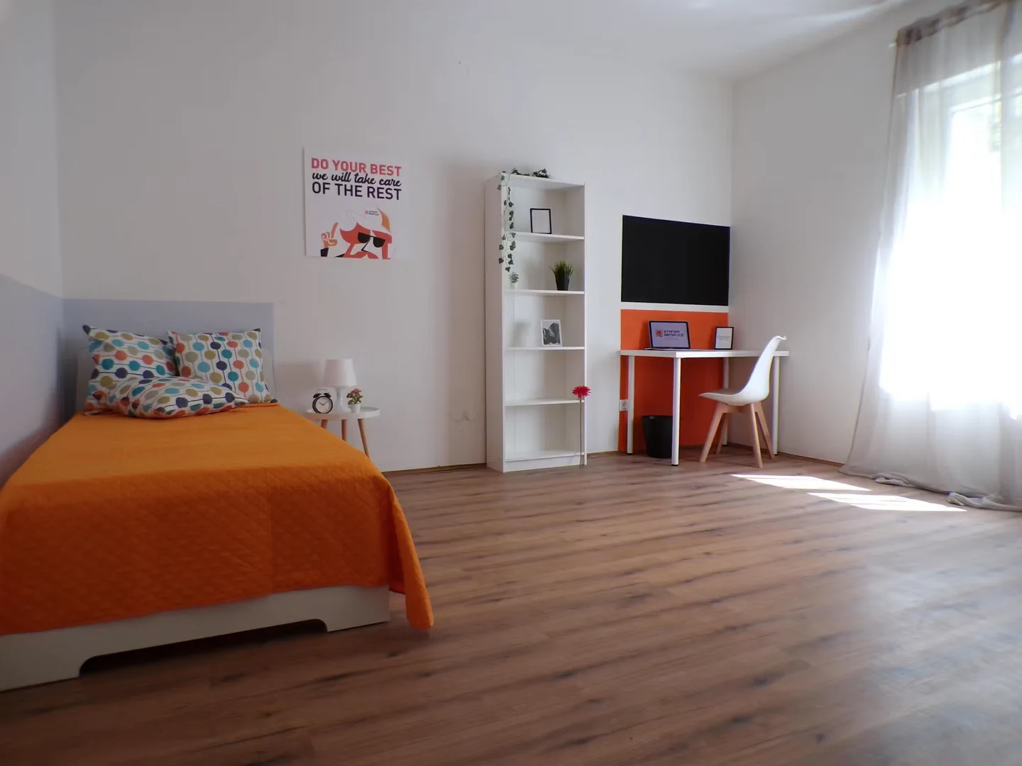 Öğrenciler için rahat oda bölgesinde mevcut