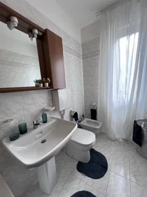 私人房间 在 Viale Verona, , 10的图像8