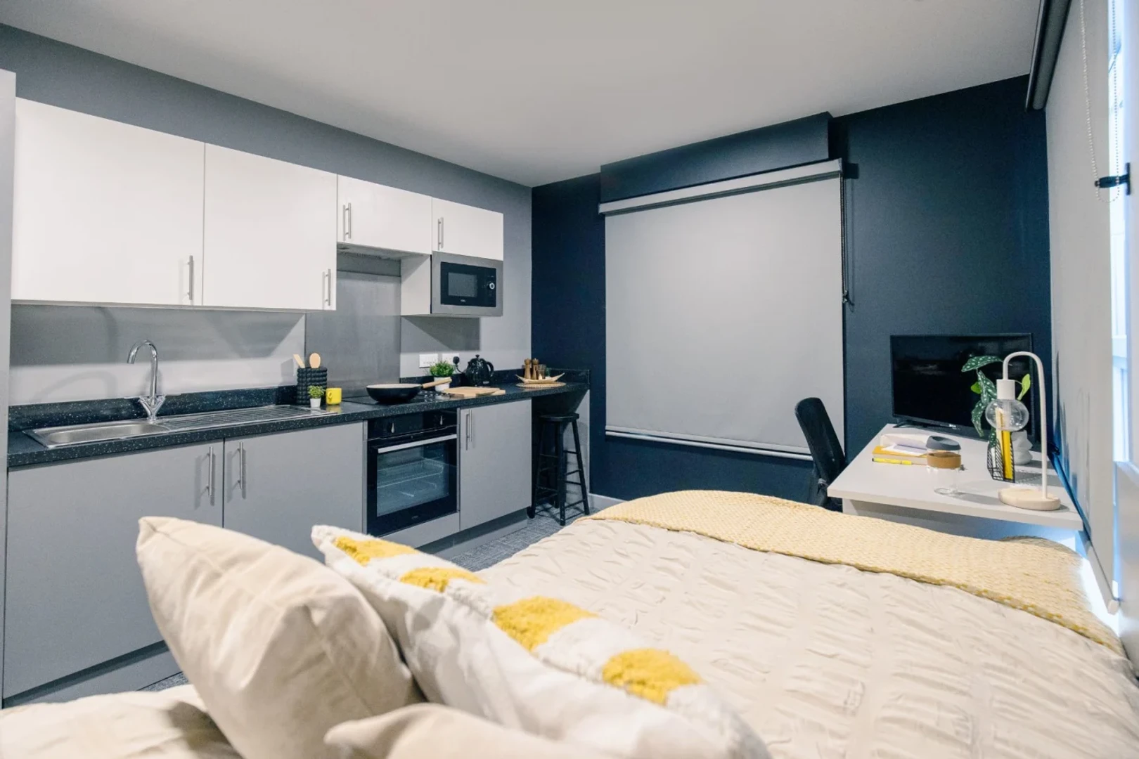 Two bedroom accommodation in Guildford