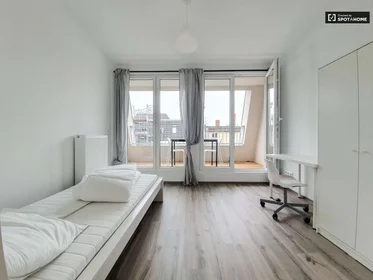 Alquiler de habitación en piso compartido en {area}