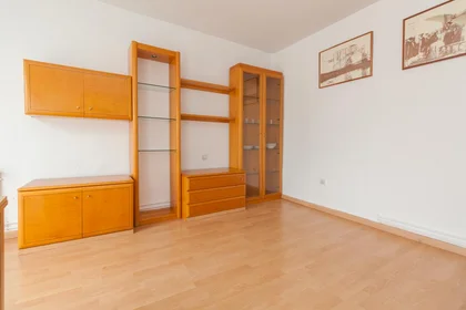 Prywatny pokój Calle de Jerónima Llorente, obraz 7 19