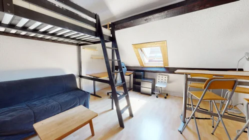 Chambre privée à 18 Rue Rivotte, image 1 de 10