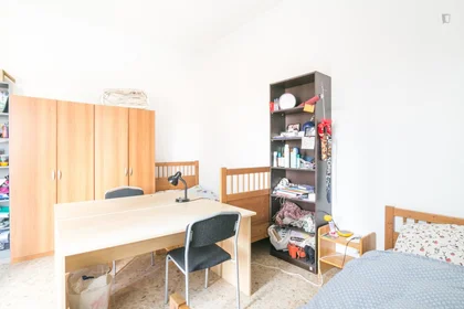 Shared room at Via Rontgen, Milano | Erasmus Play