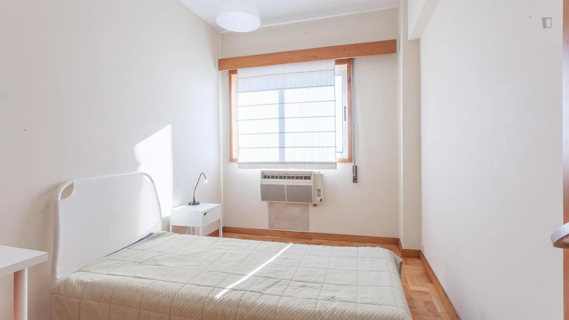 Chambre d'étudiant confortable et spacieuse dans