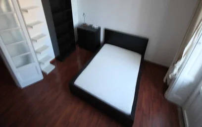 Quarto privado em Via Bernina, imagem 2 de 12