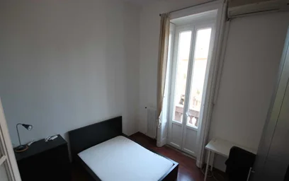Quarto privado em Via Bernina, imagem 3 de 12