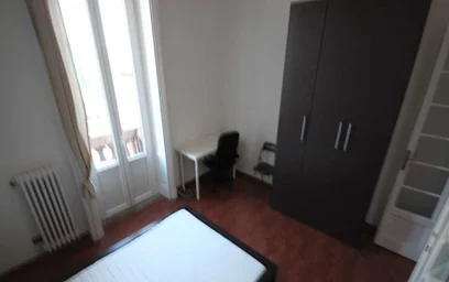 Quarto privado em Via Bernina, imagem 4 de 12