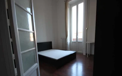 Quarto privado em Via Bernina, imagem 7 de 12
