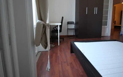 Quarto privado em Via Bernina, imagem 8 de 12