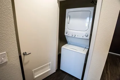Dairenin tamamı Ikamet yerinde konumu 1016 Washington Ave SE, Minneapolis, MN 55414, United States, 14 16 görüntüsü