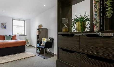 Entire apartment in residence at 100 Matilda St, Sheffield City Centre, Sheffield S1 4QF, UK, image 9 of 13