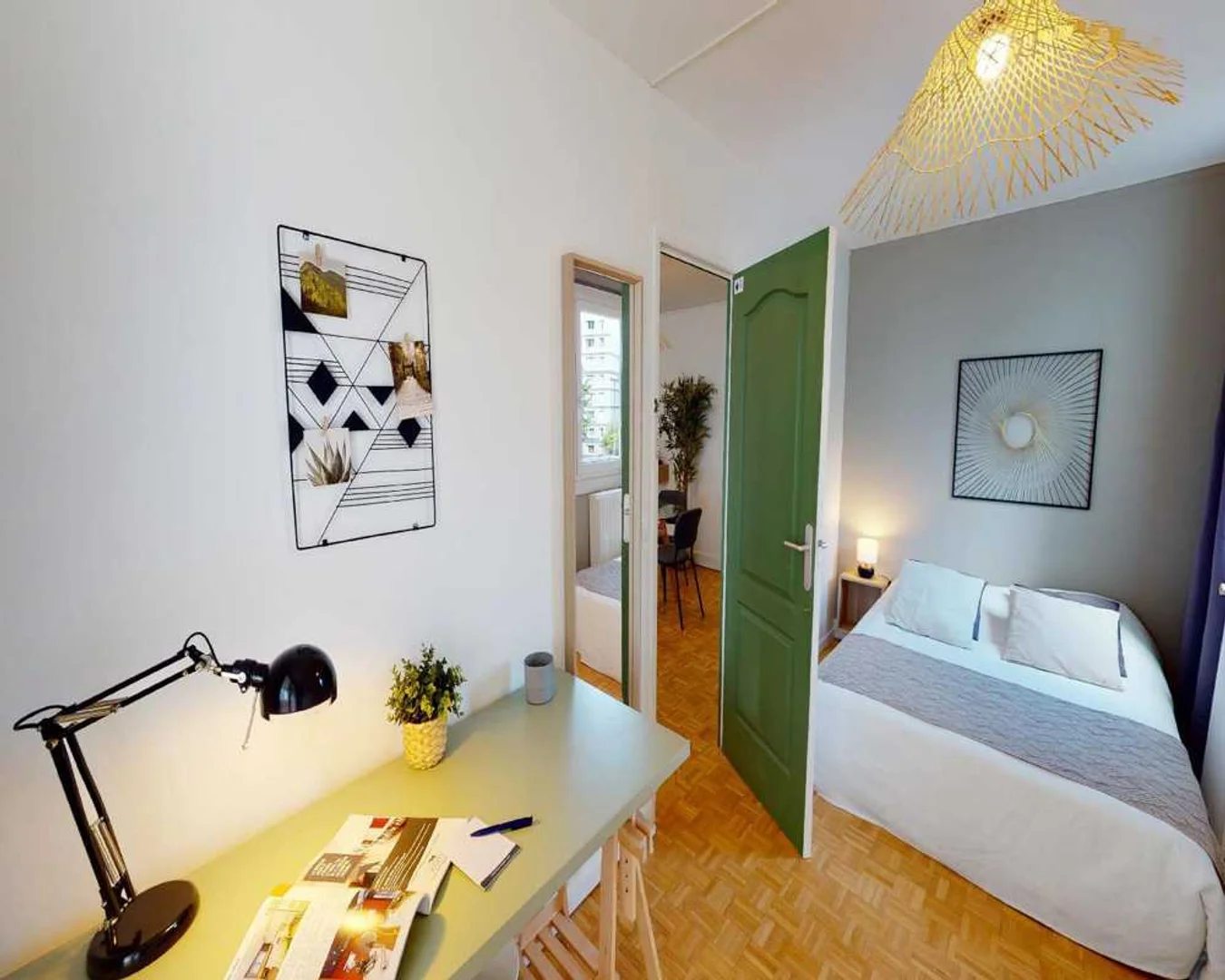 Habitación estudiantil económica cerca del campus en 