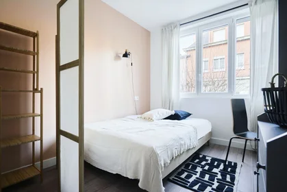 Stanza privata in 23 rue de la vieille poissonnerie, immagine 1 di 10
