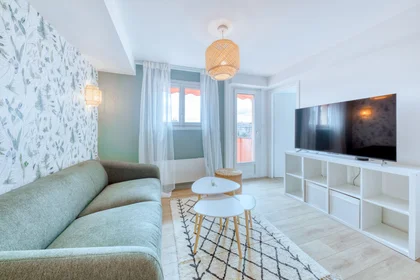 Private room at 11 rue du Docteur Baloux, image 3 of 9
