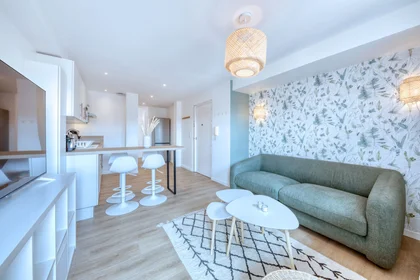 Private room at 11 rue du Docteur Baloux, image 4 of 9