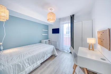 Private room at 11 rue du Docteur Baloux, image 7 of 9