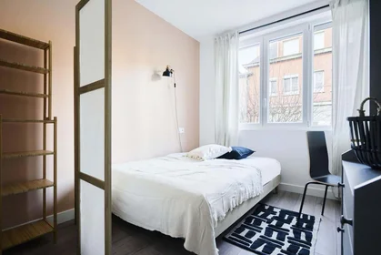 Privatzimmer in der Rue Vieille Poissonnerie, 59300 Valenciennes, France, bild 1 von 17
