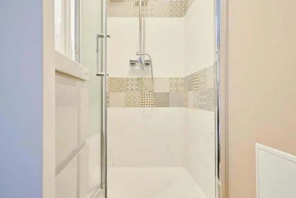 Privatzimmer in der Rue Vieille Poissonnerie, 59300 Valenciennes, France, bild 6 von 17
