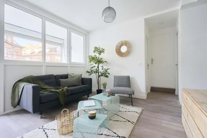 Privatzimmer in der Rue Vieille Poissonnerie, 59300 Valenciennes, France, bild 8 von 17