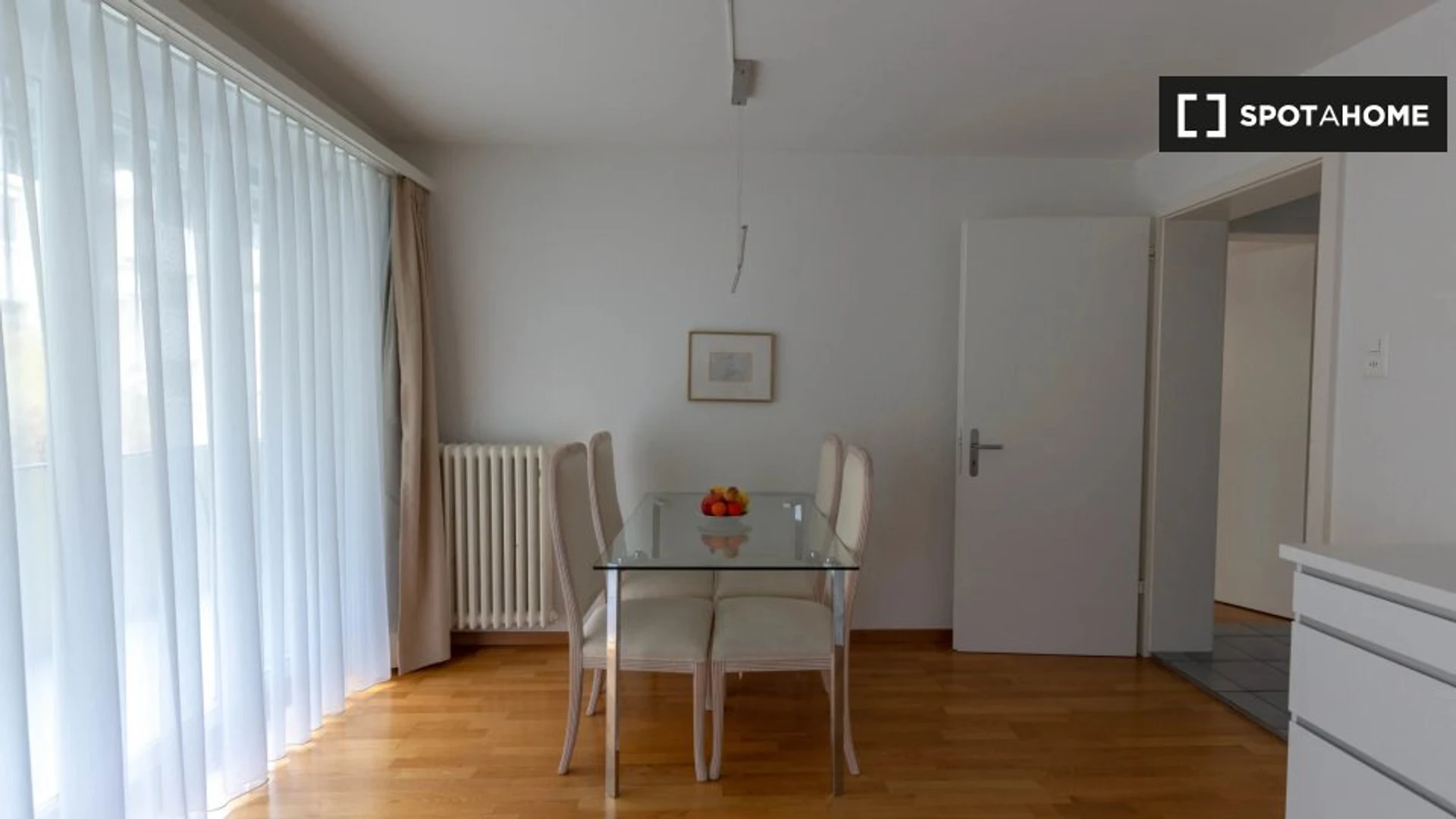 Alojamiento con 3 habitaciones en Zurich