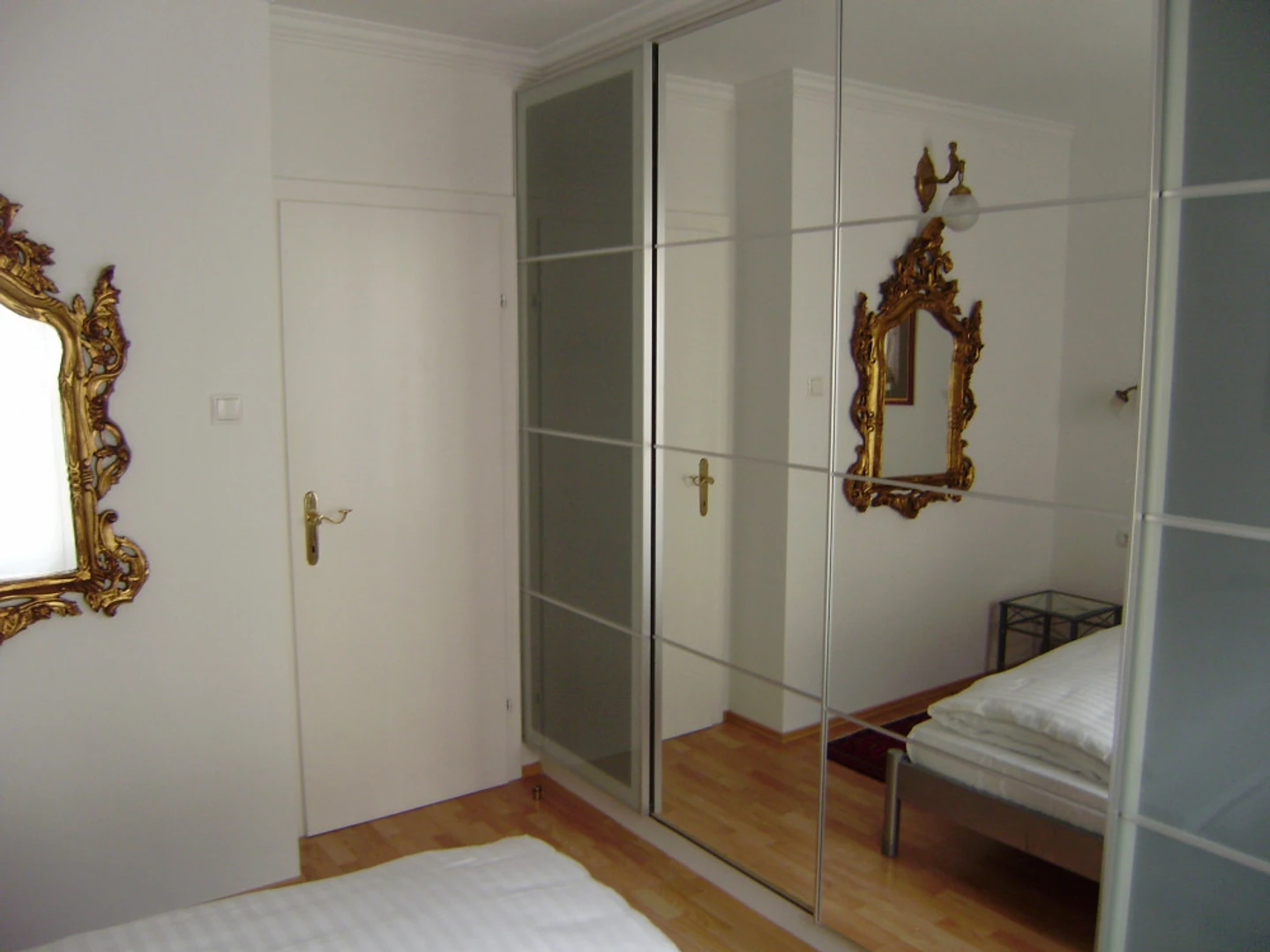 Komplette Wohnung voll möbliert in Wien