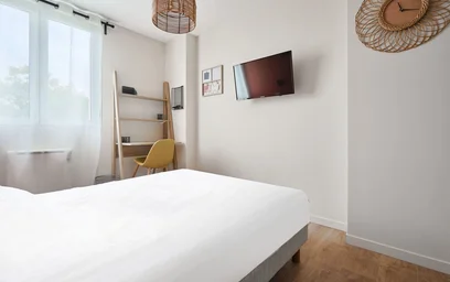 Privatzimmer in der 6 Avenue des Martyrs de la Résistance, bild 17 von 24