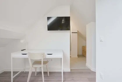 Stanza privata in 15 Pl. Nouvelle Aventure, 59000 Lille, France, immagine 4 di 22