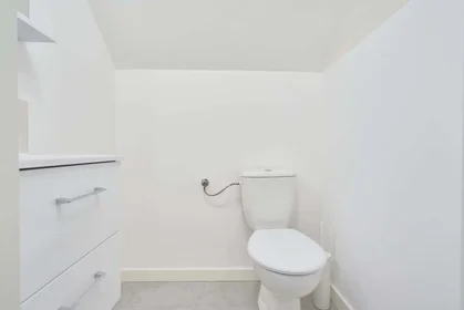 Stanza privata in 15 Pl. Nouvelle Aventure, 59000 Lille, France, immagine 6 di 22