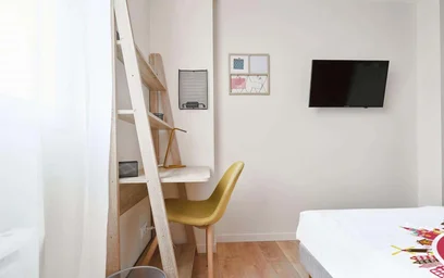 Privatzimmer in der 6 Av. des Martyrs de la Résistance, 10000 Troyes, France, bild 3 von 24