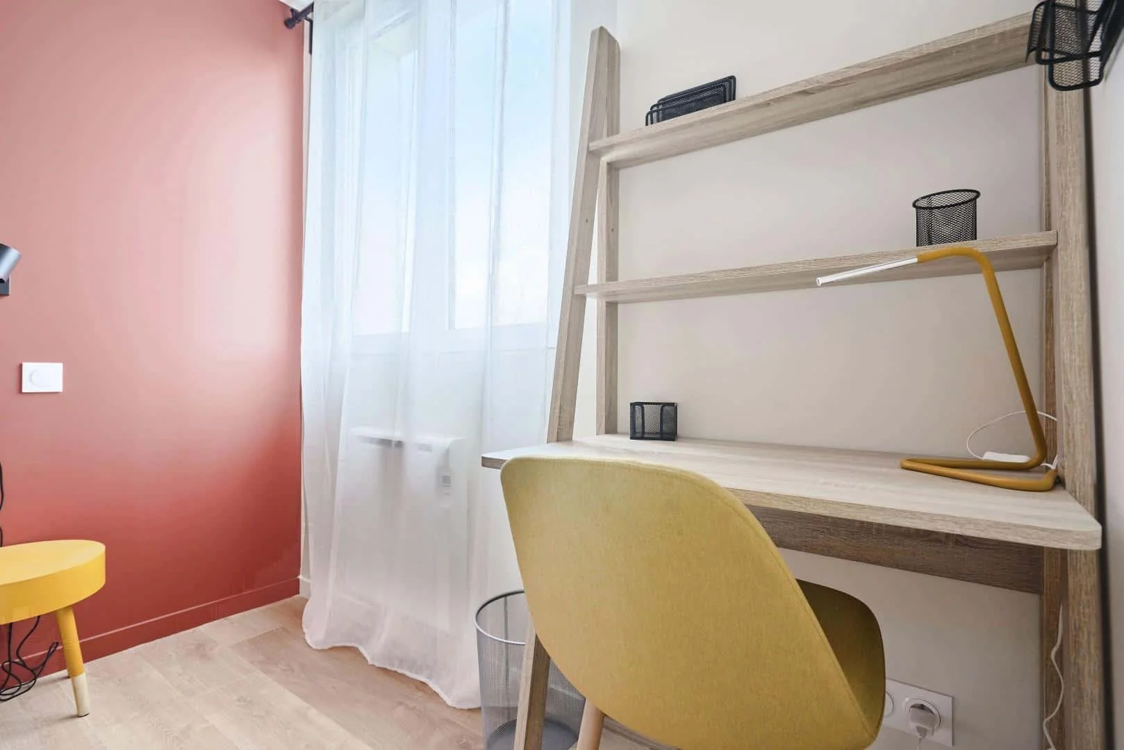 Zimmer in Studentenwohnung in  zu vermieten, voll möbliert