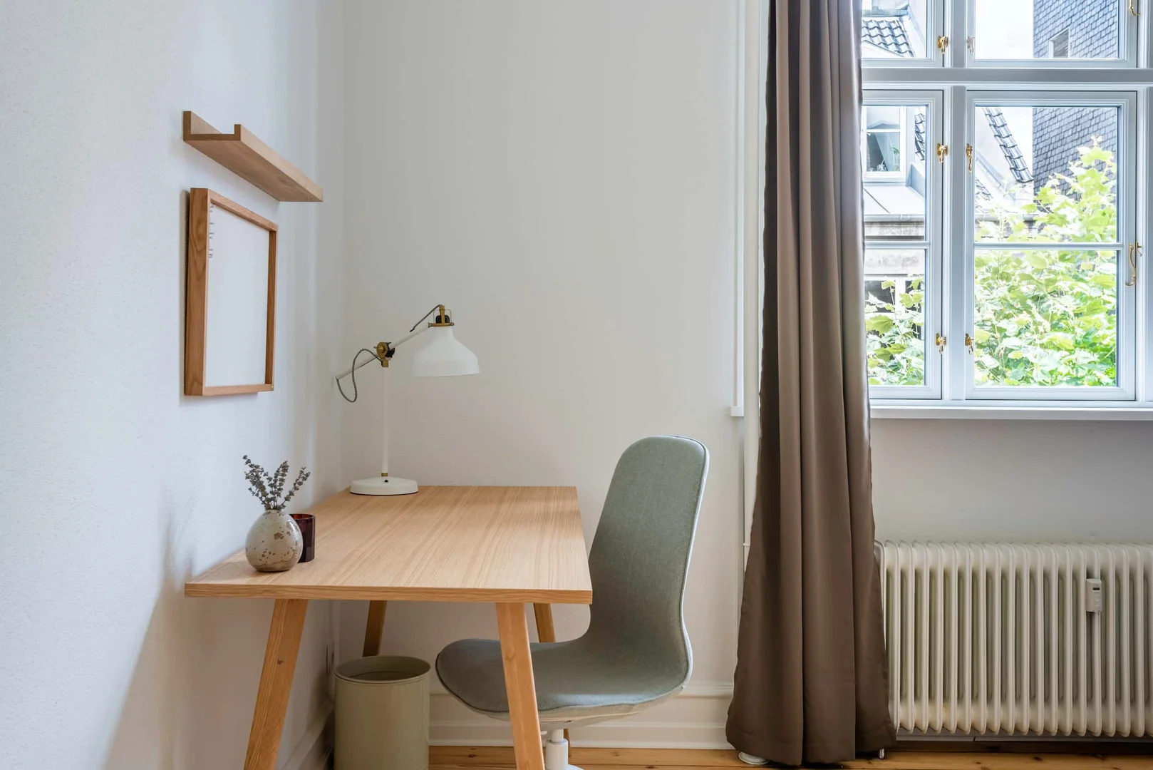 Bezahlbares Zimmer für Studenten mit ausreichender Beleuchtung in 