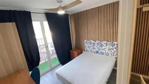 Private room at Calle Huelva, image 2 of 8